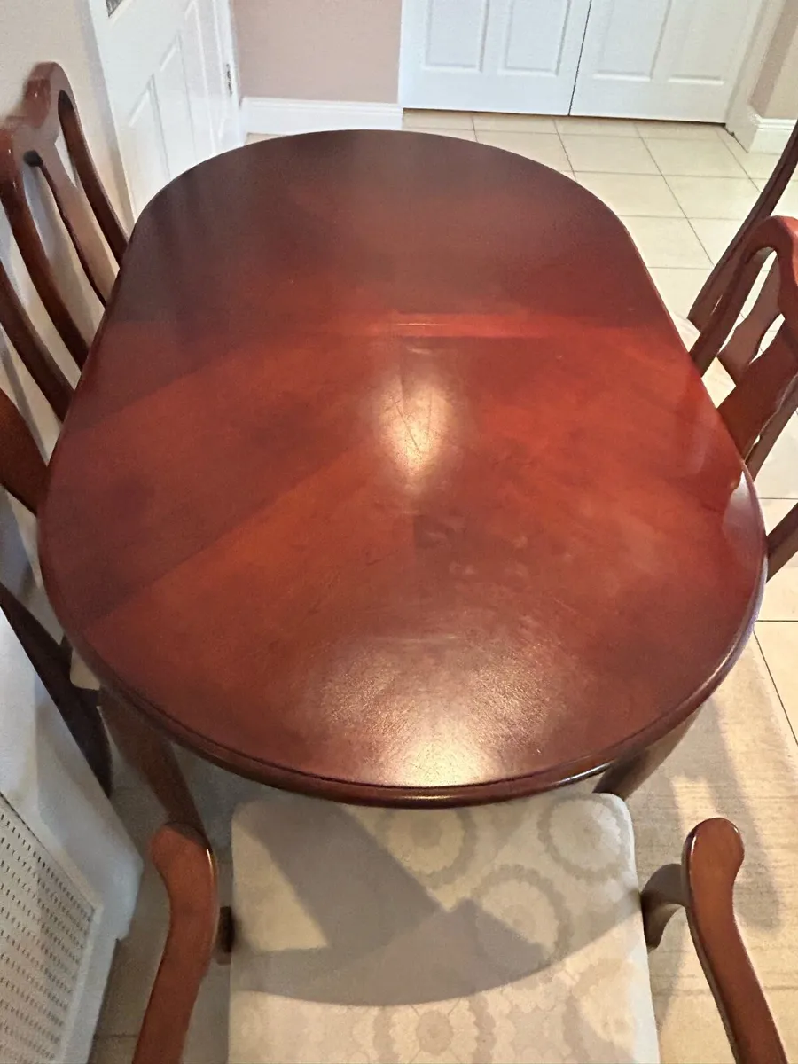 Table and 6 chairs - Image 4