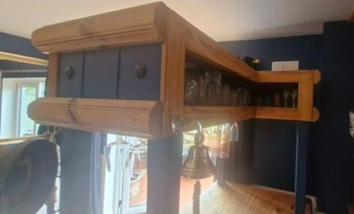Mexican pine/Navy L shaped home bar woth 2 Stools - Image 2