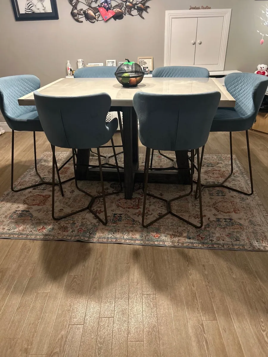 Modern table and 6 chairs - Image 3