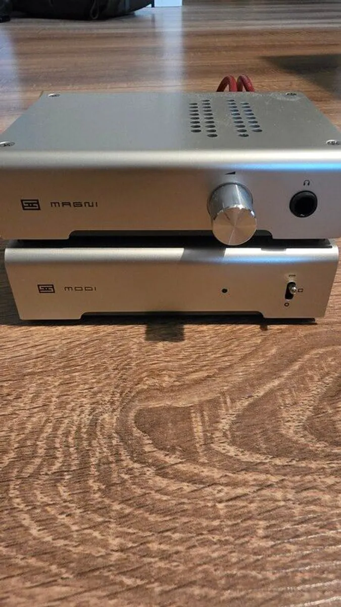 Schiit Modi 3E DAC + Magni 3+ Headphone Amp Stack (with Schiit Straight Wire RCA cable) - Silver - Image 1