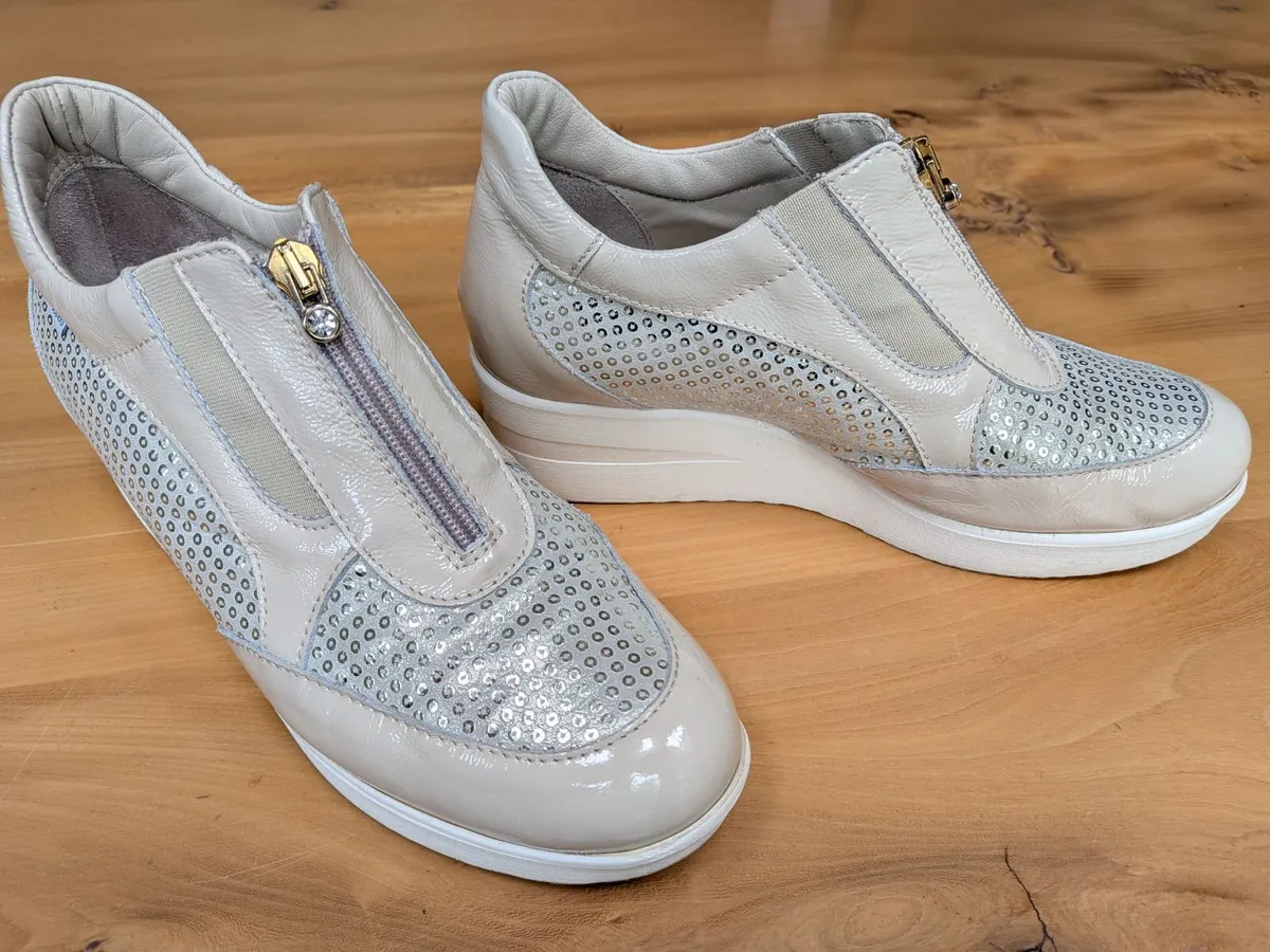 Ladies Shoes - Image 3