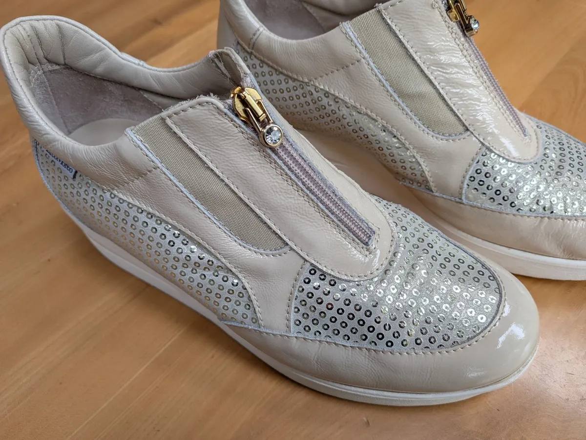 Ladies Shoes - Image 2