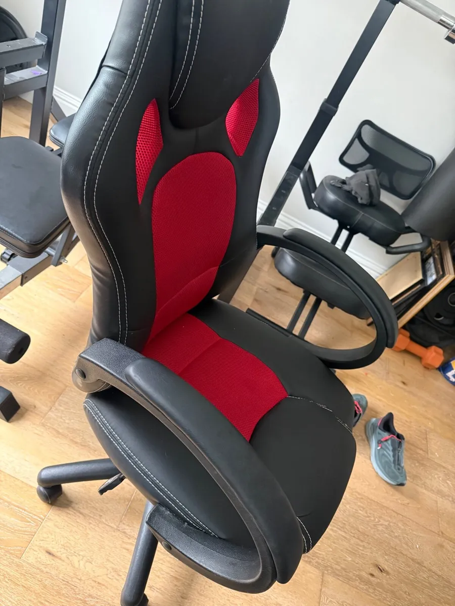Gaming chair - Image 1