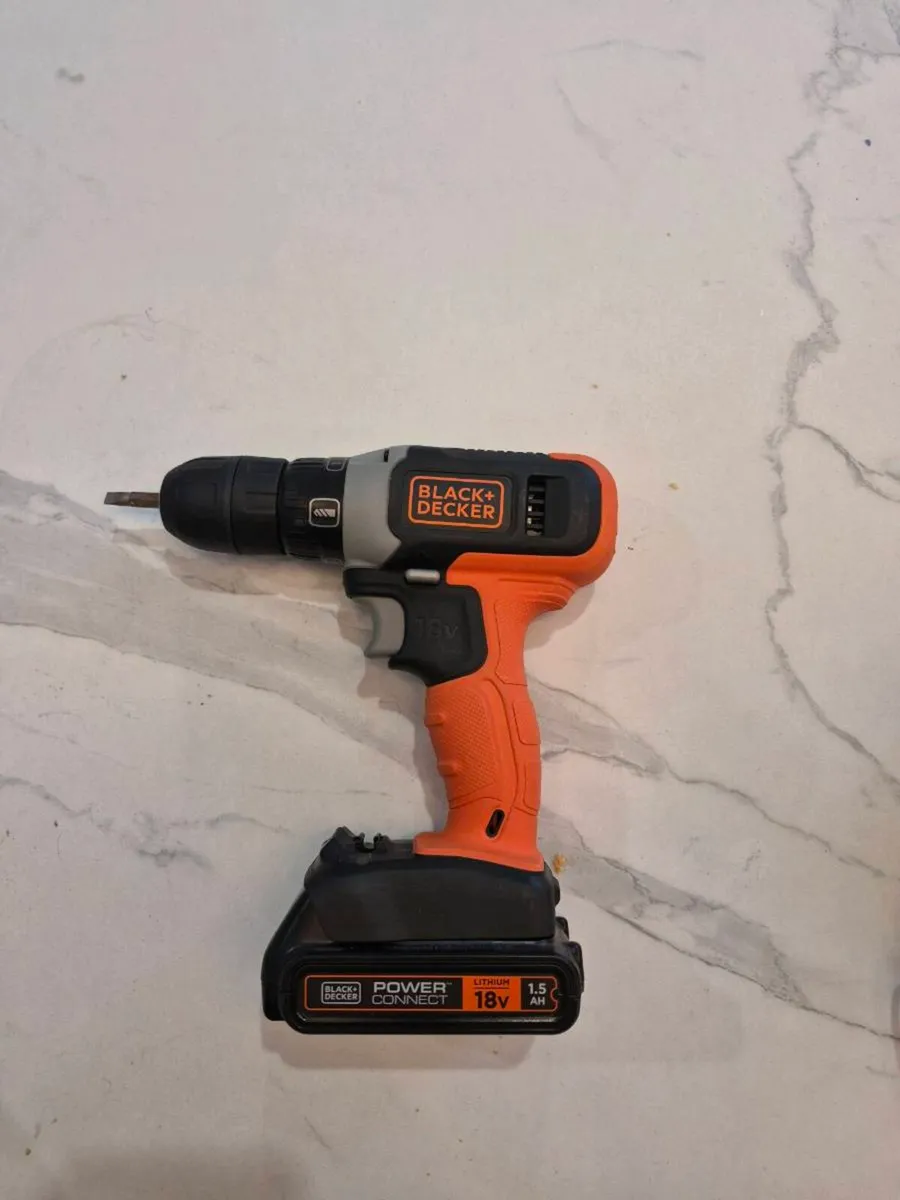 18V cordless hammer drill with 50 piece bit set - Image 3