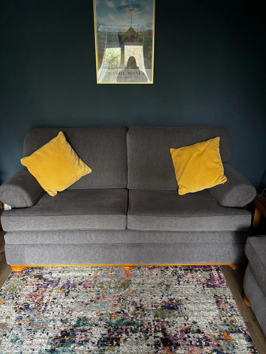 Grey sofa and armchairs - Image 1