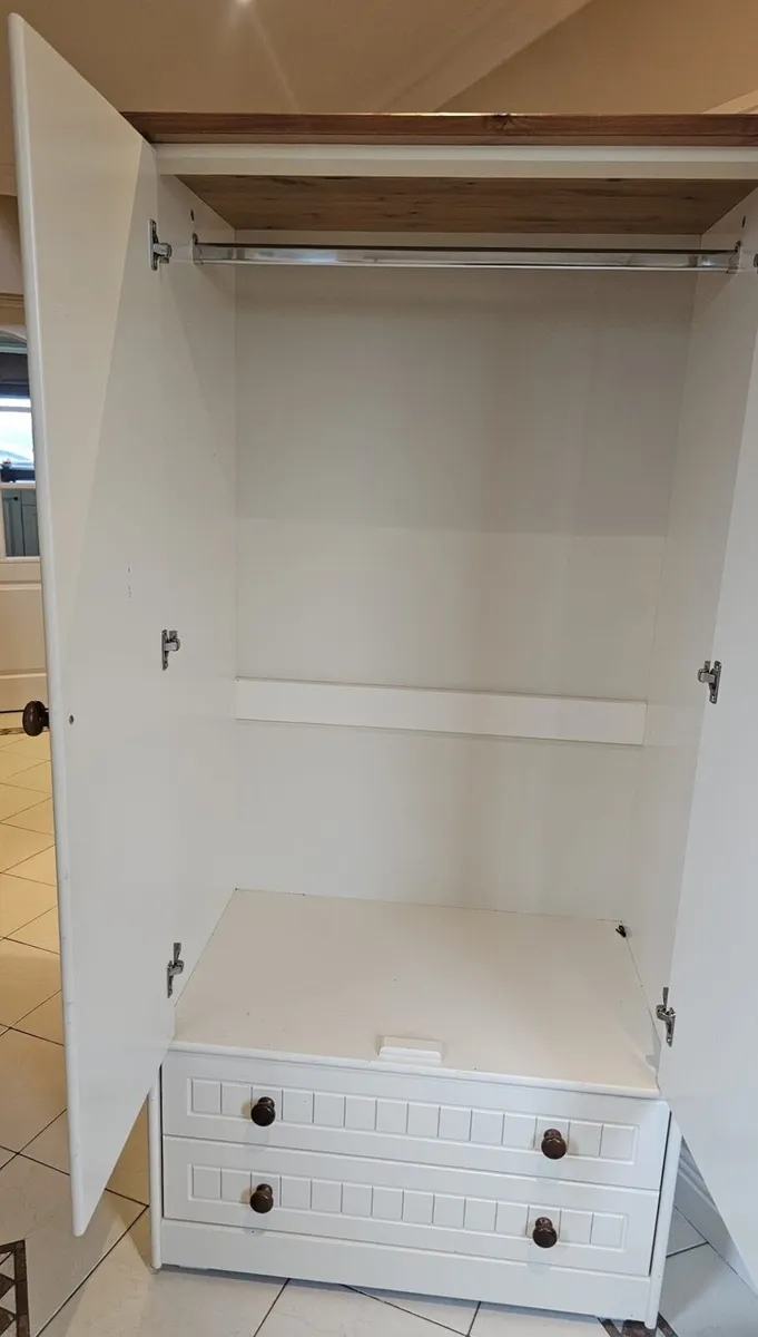Wardrobe - Image 3