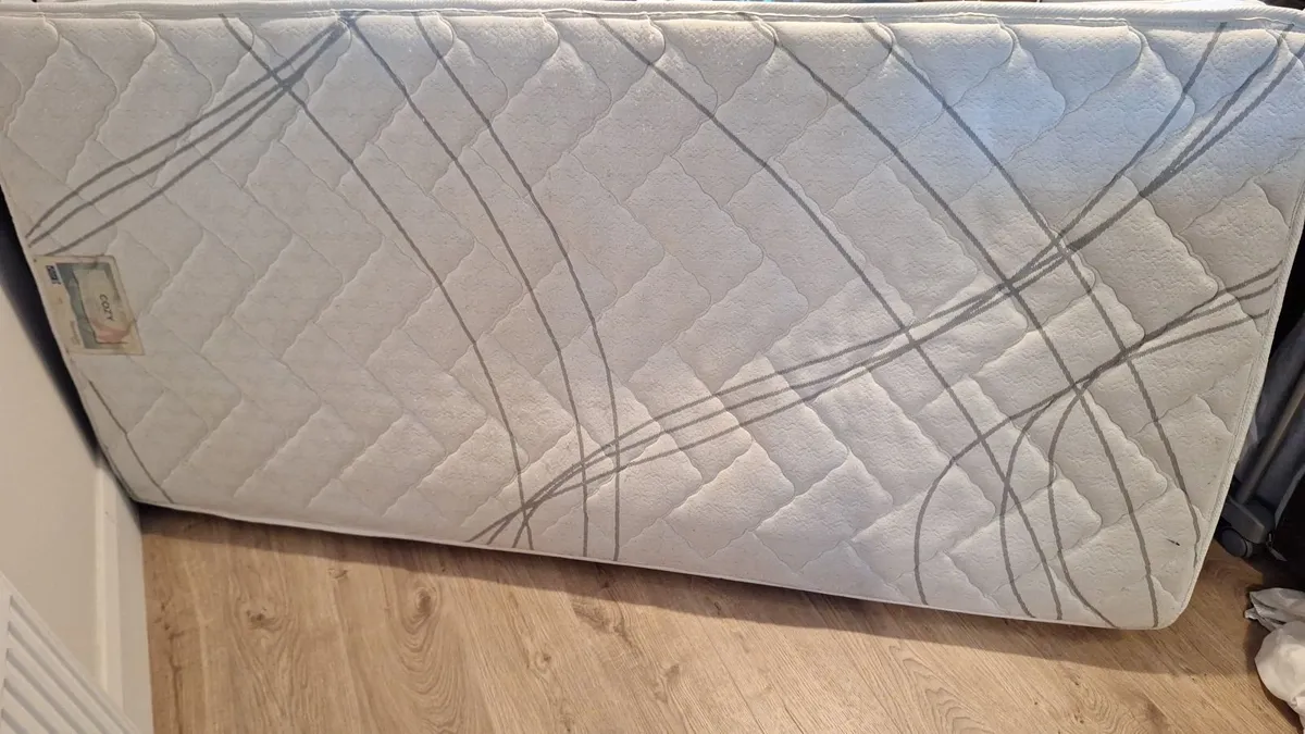 Single mattress - Image 1