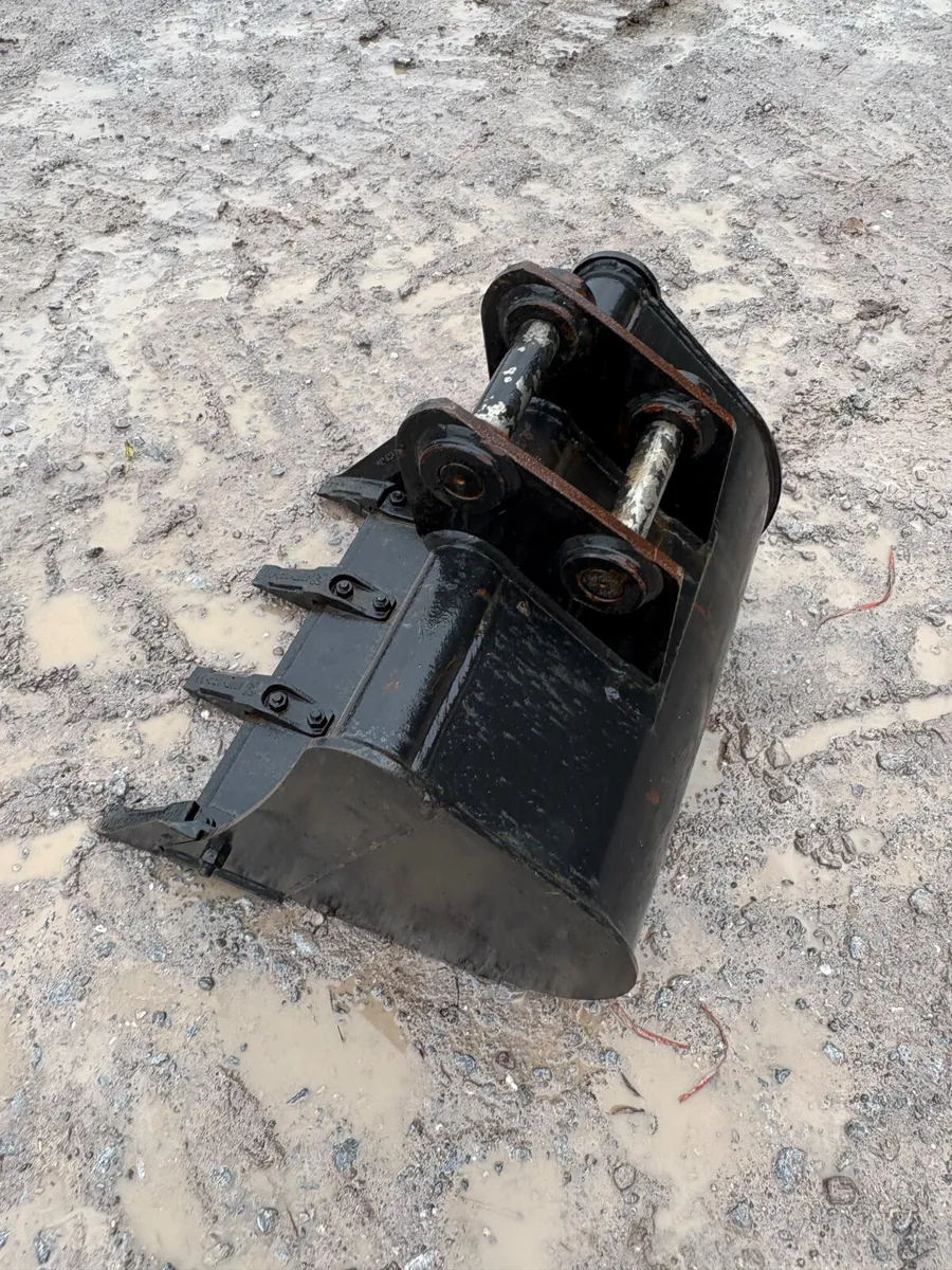 2 foot digging bucket 35mm pins - Image 4