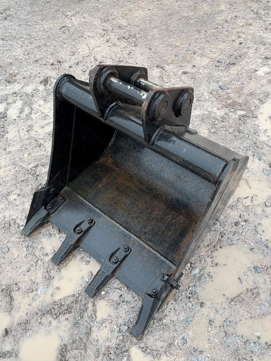 2 foot digging bucket 35mm pins - Image 3