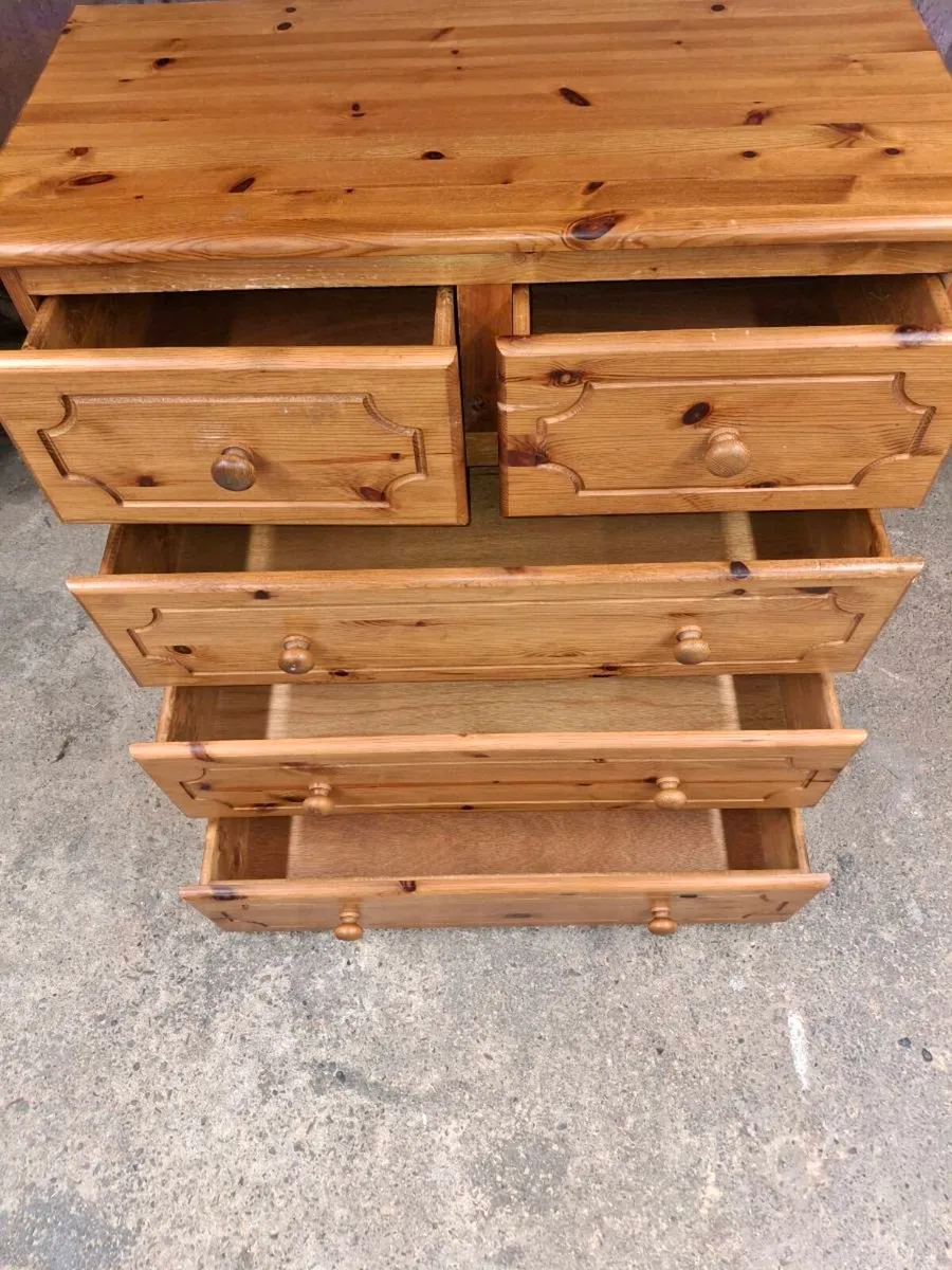 Chest of drawers - Image 1