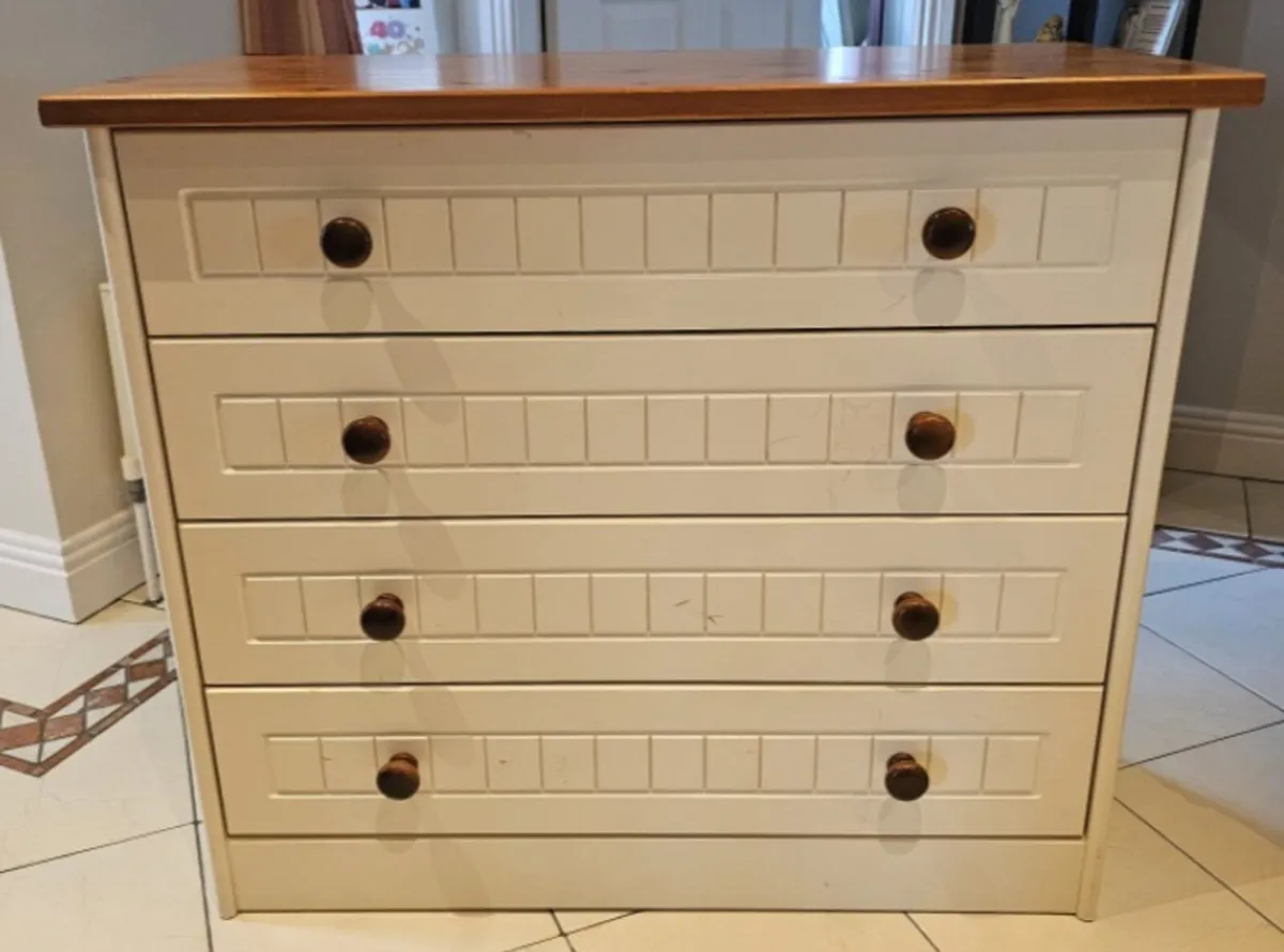 Chest of drawers - Image 1