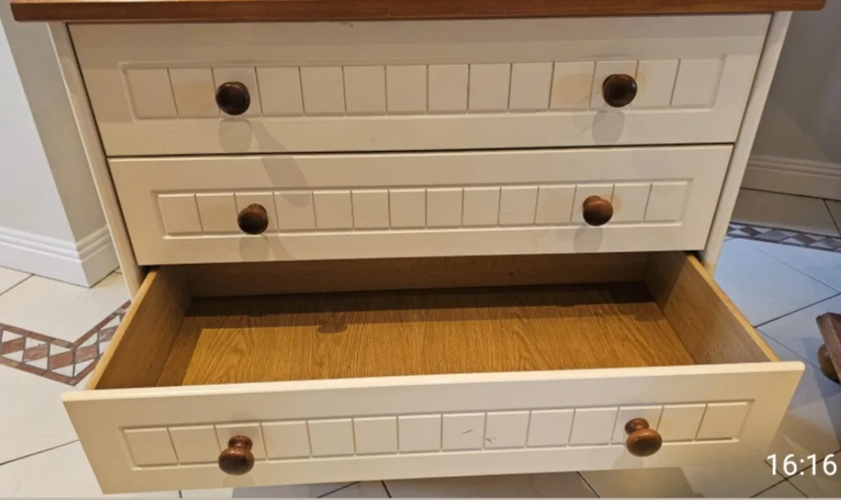Chest of drawers - Image 2