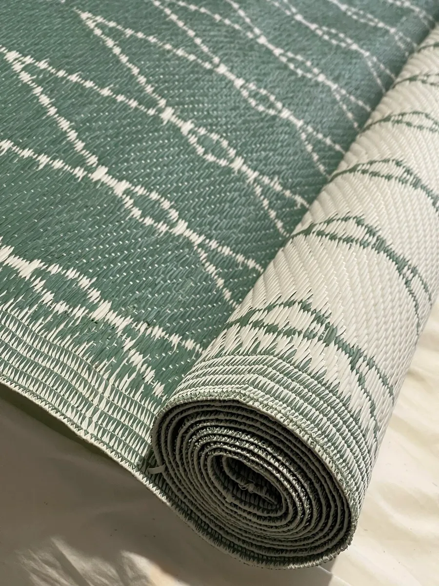 Woven Outdoor polypropylene Rug NEW - Image 1