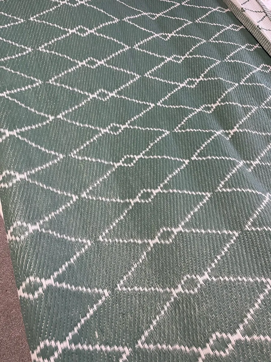 Woven Outdoor polypropylene Rug NEW - Image 4
