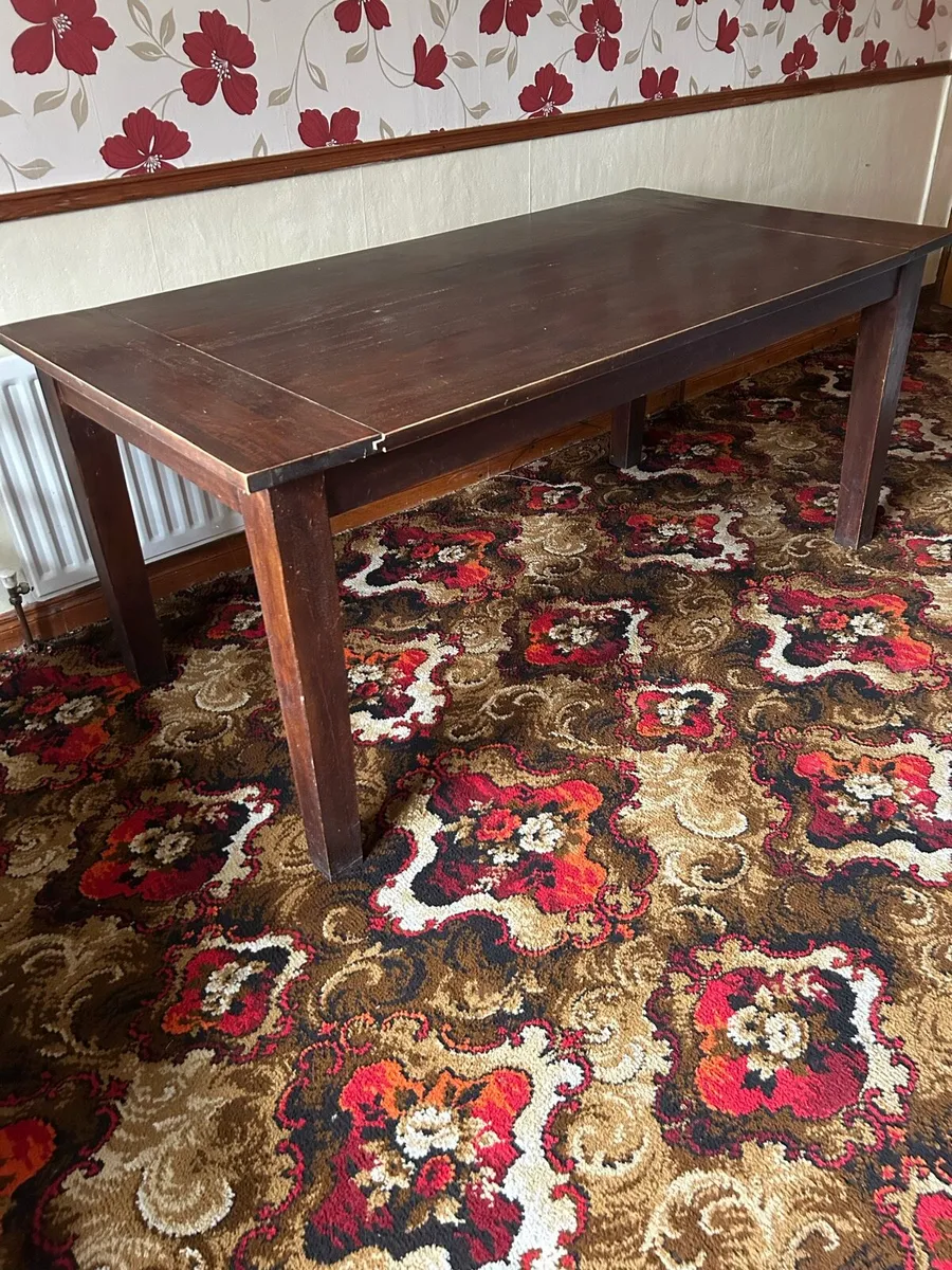 Table and Chairs - Image 2