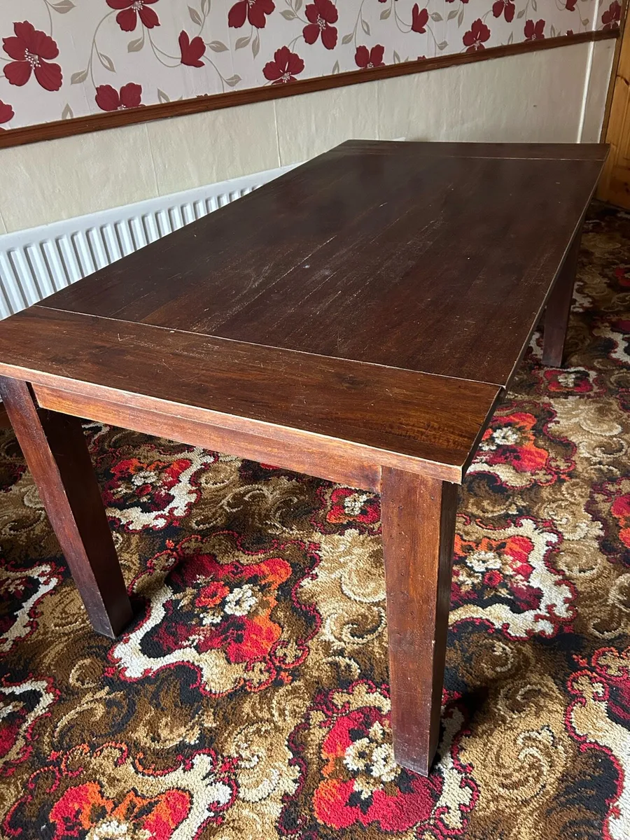 Table and Chairs - Image 4