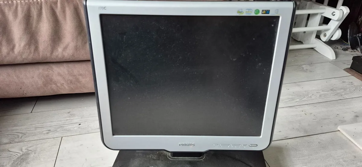 Cctv box with monitor - Image 1