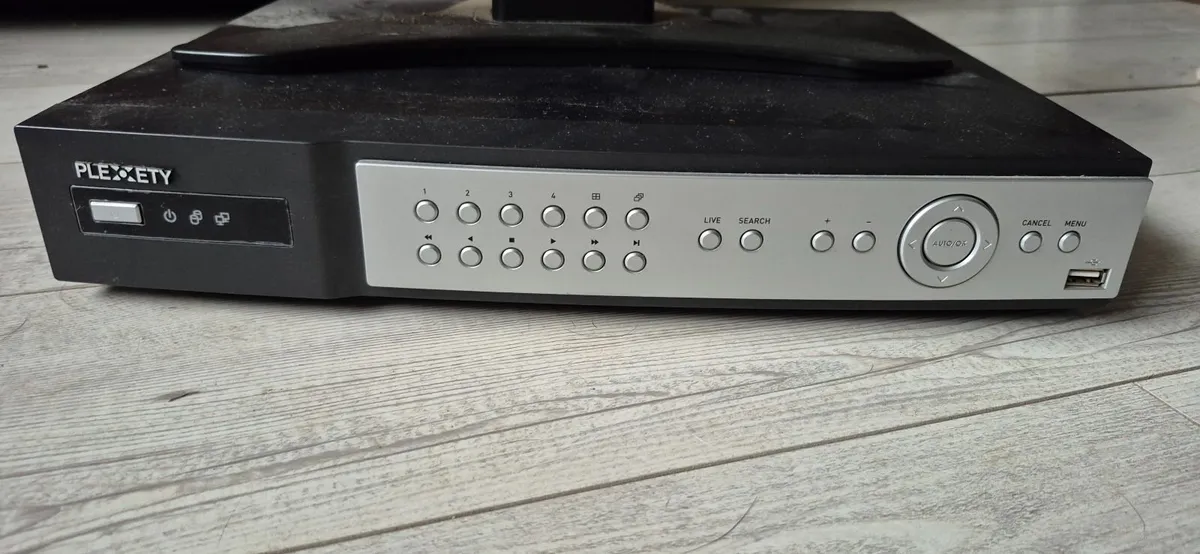Cctv box with monitor - Image 3