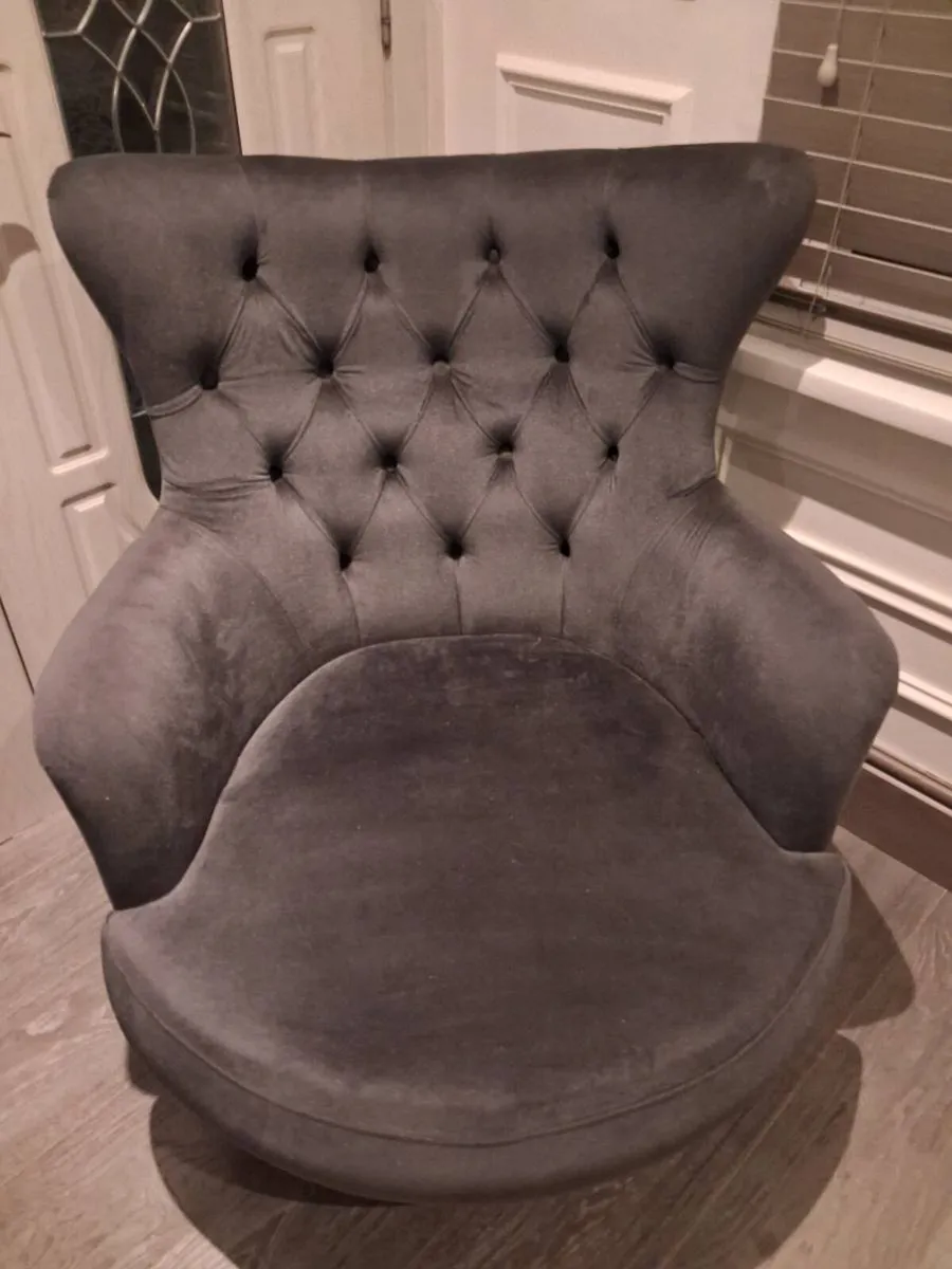 3 Piece grey suite - Image 3