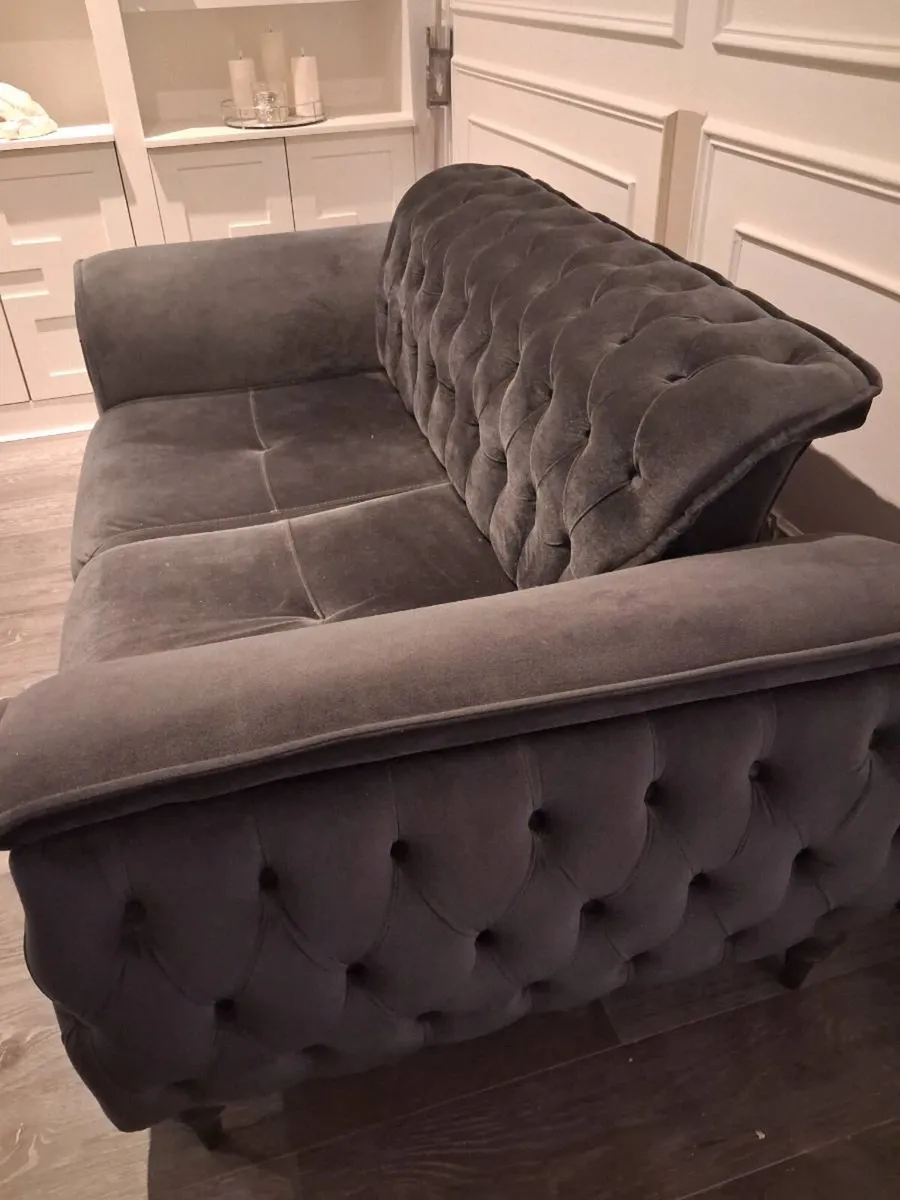 3 Piece grey suite - Image 4