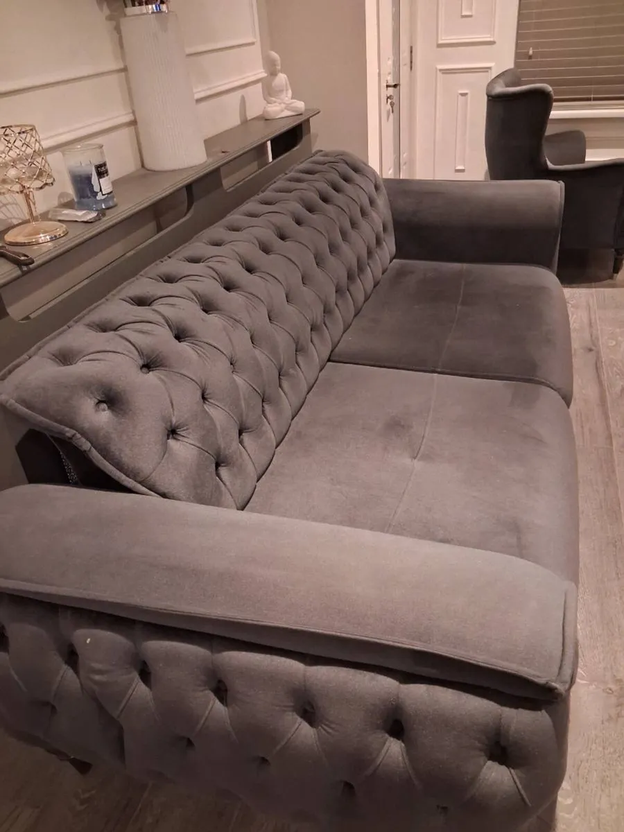 3 Piece grey suite - Image 1