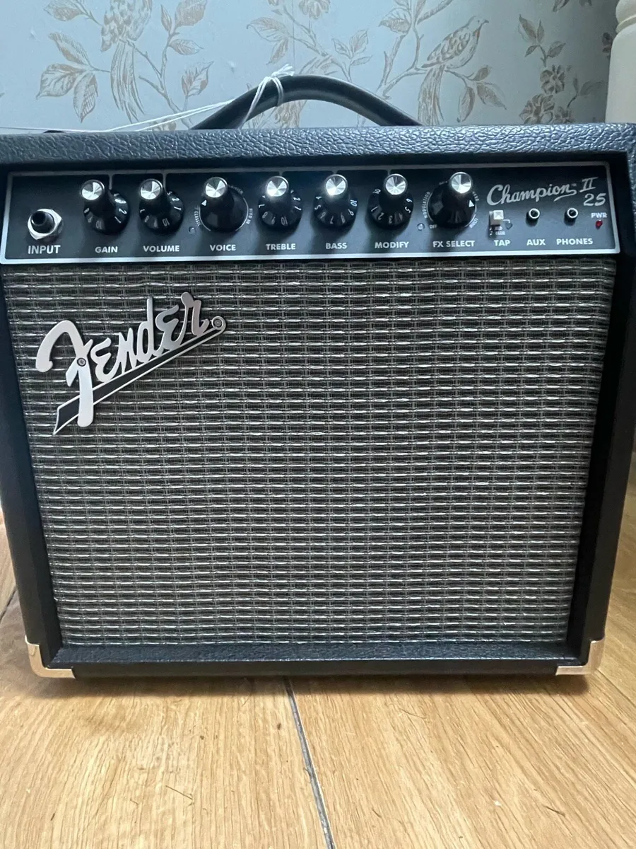Fender Champion II 25w Amp - Image 3
