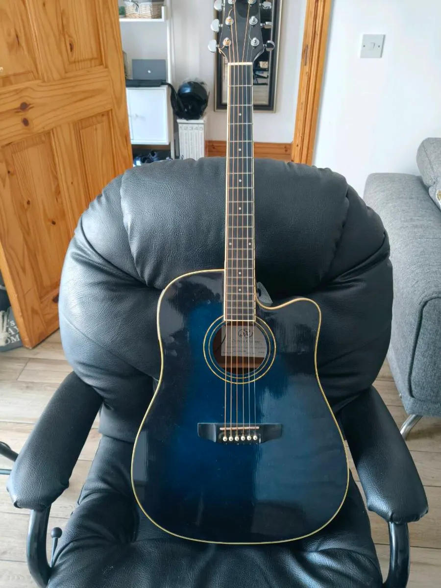 Guitar - Image 2