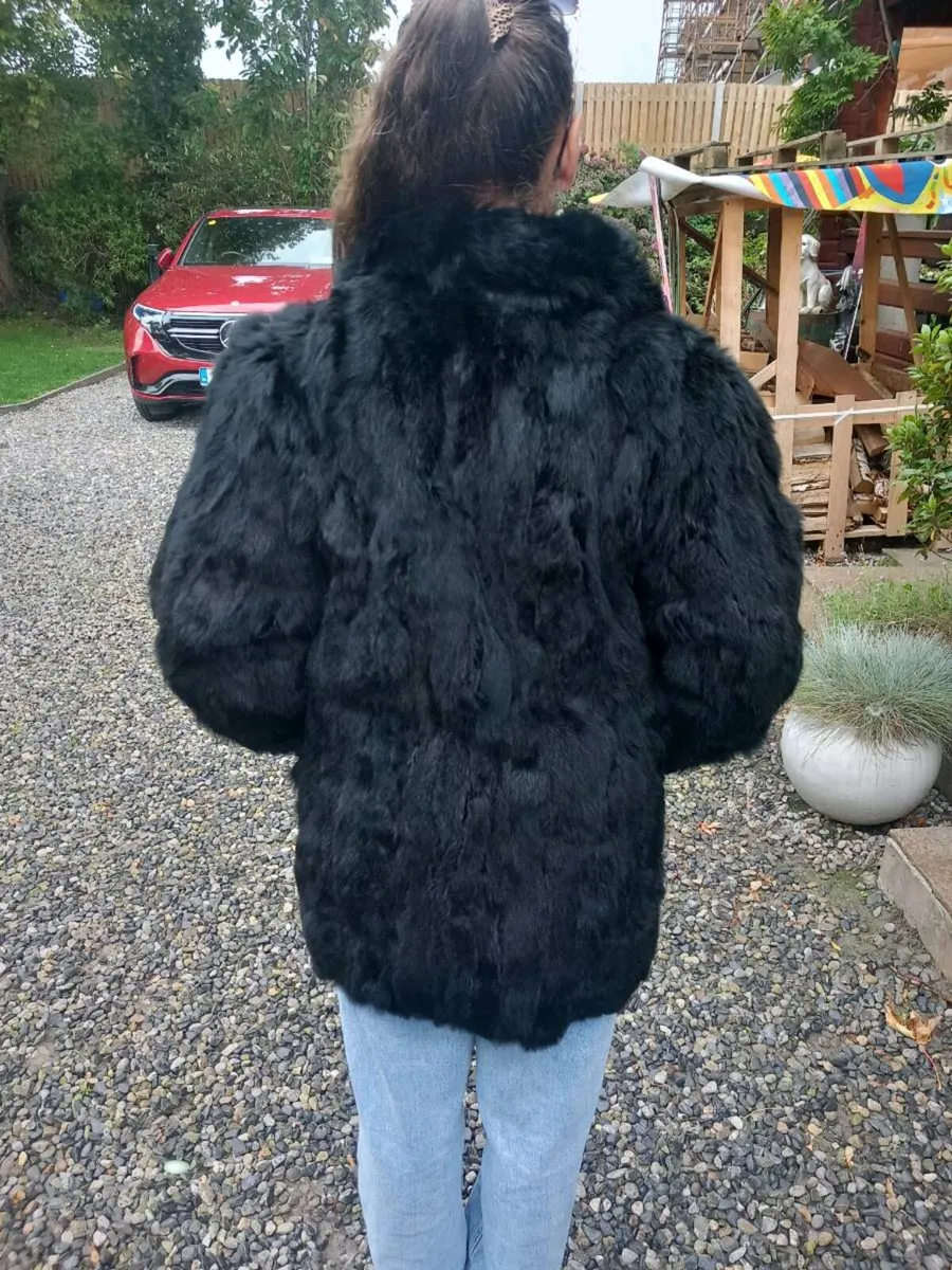 Size 12 to 14 Coney coat, vintage, great condition - Image 3