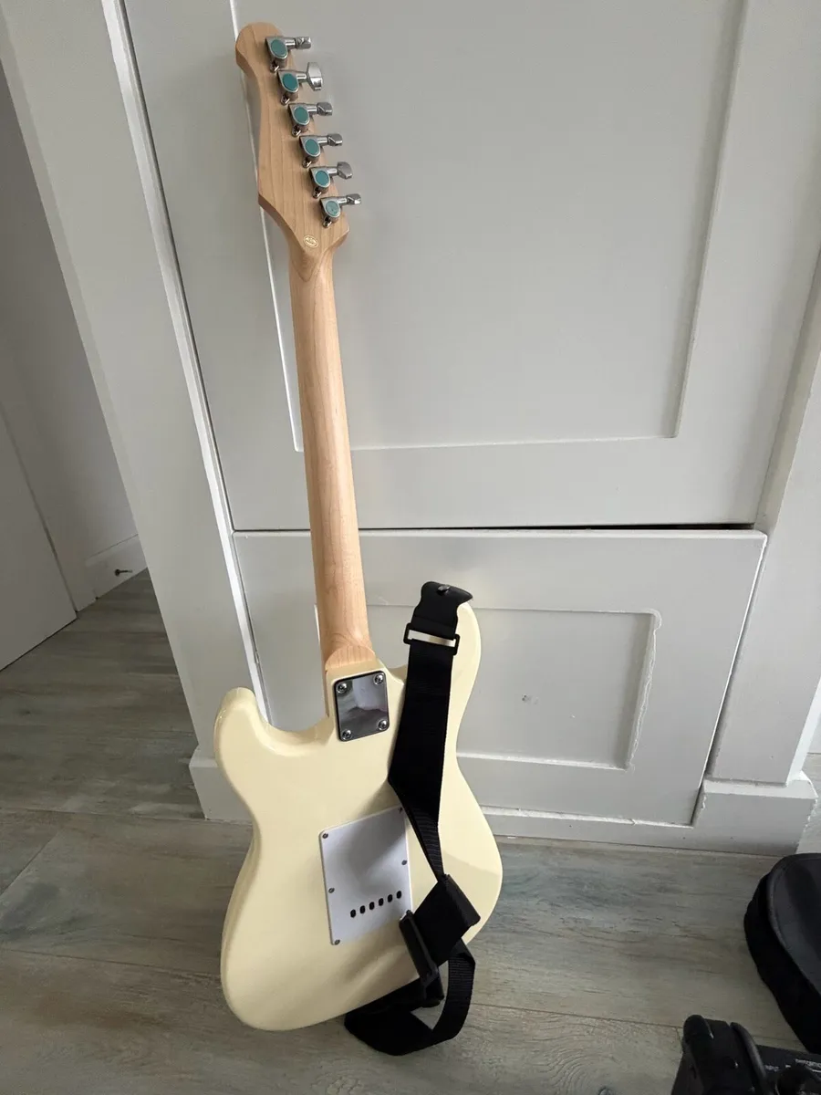 Guitar - Image 2