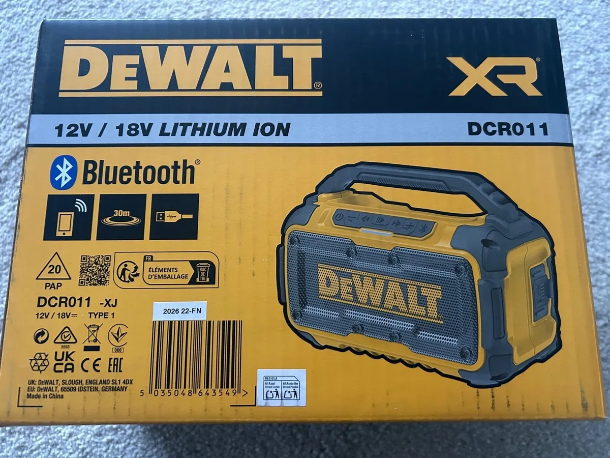 Dewalt battery radio - Image 1
