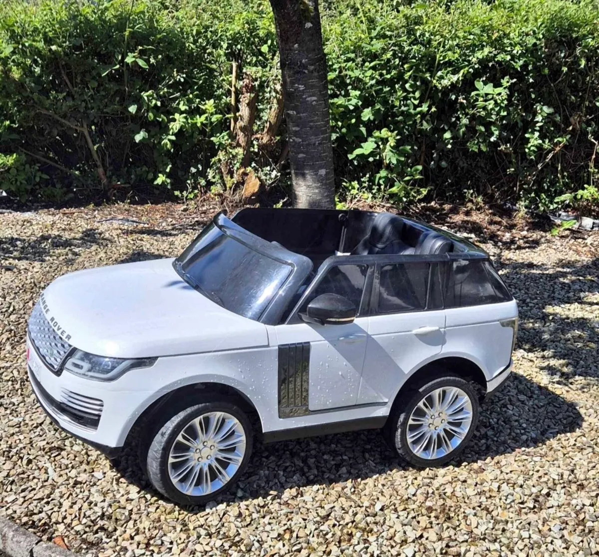 Kids battery operated Range Rover - Image 2