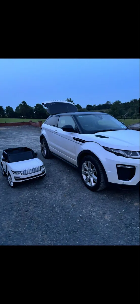 Kids battery operated Range Rover - Image 4