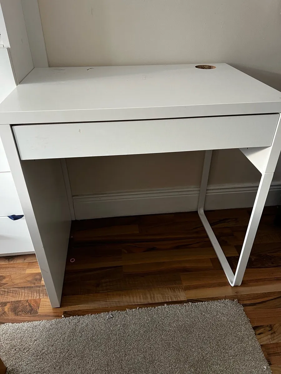 Ikea desk MiCKE white - Image 1