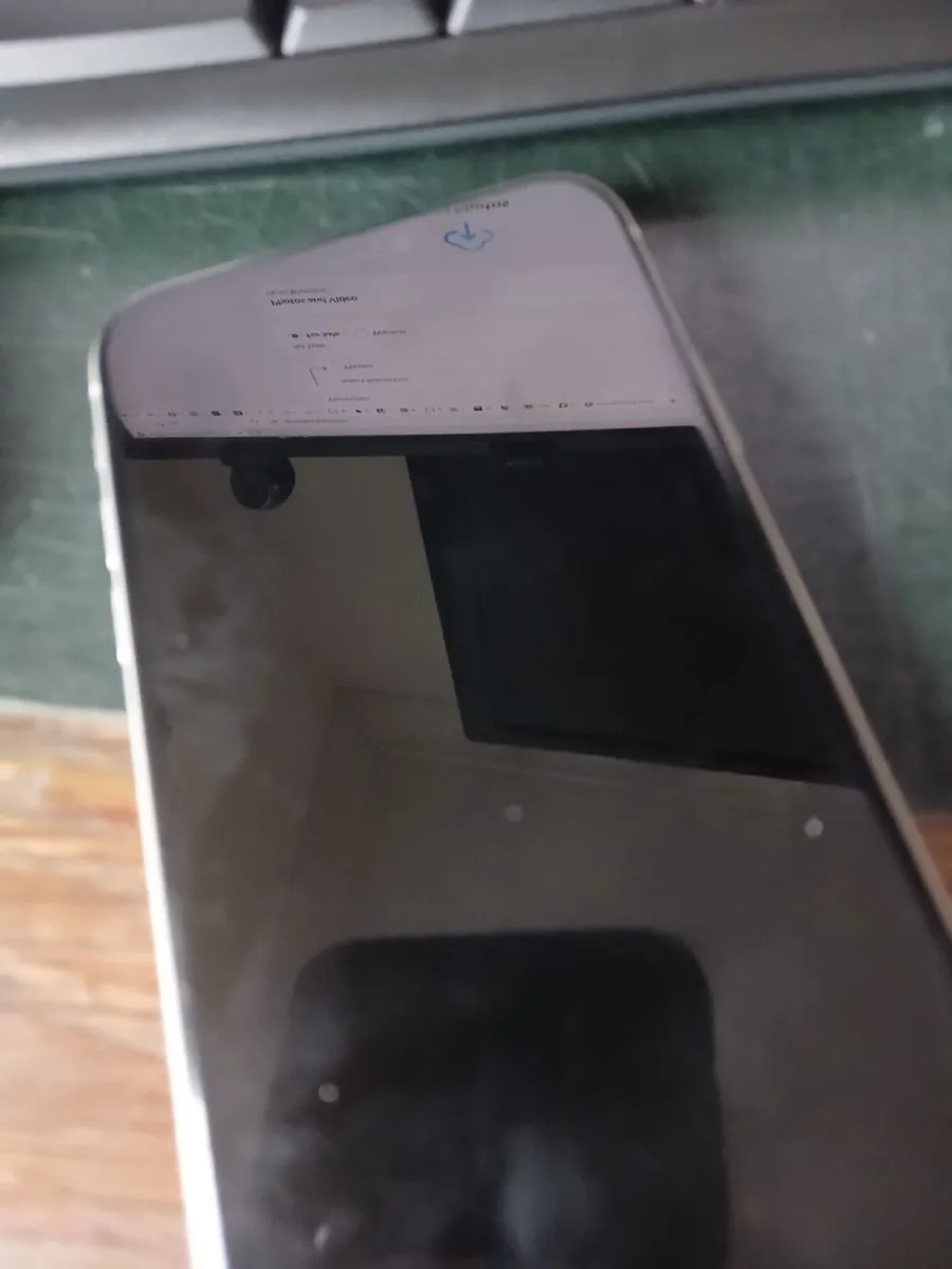 IPhone 11. - Image 3