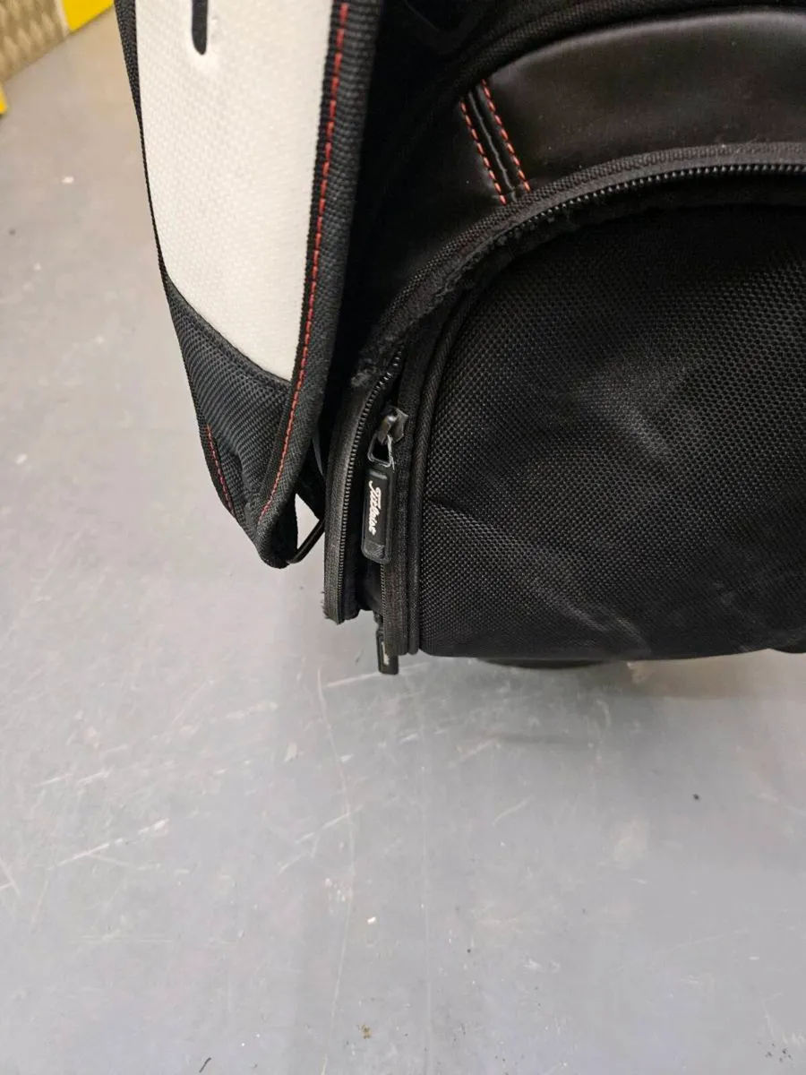 Titleist golf bag - Image 4