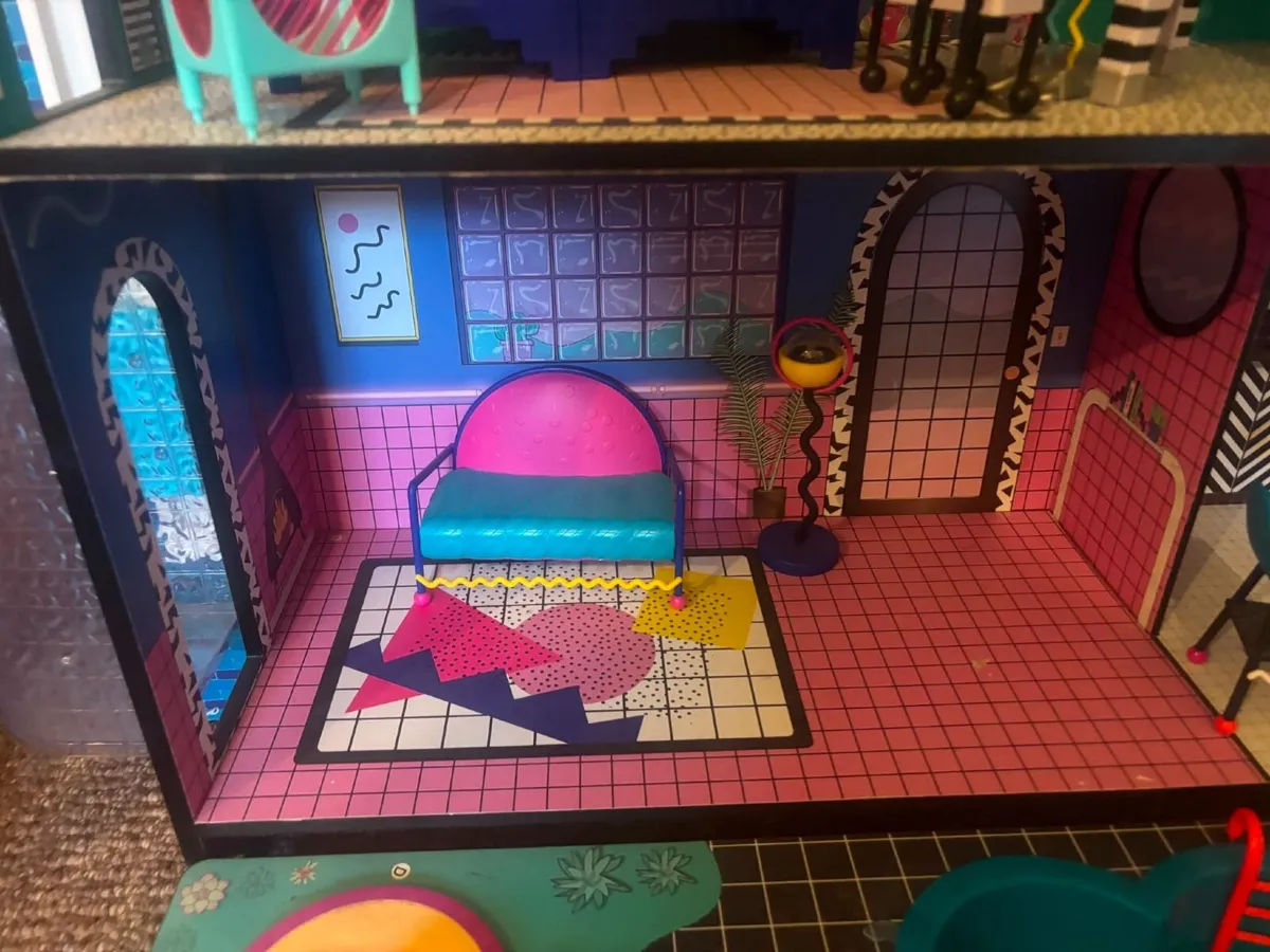LOL Surprise OMG Doll House playset - Image 2