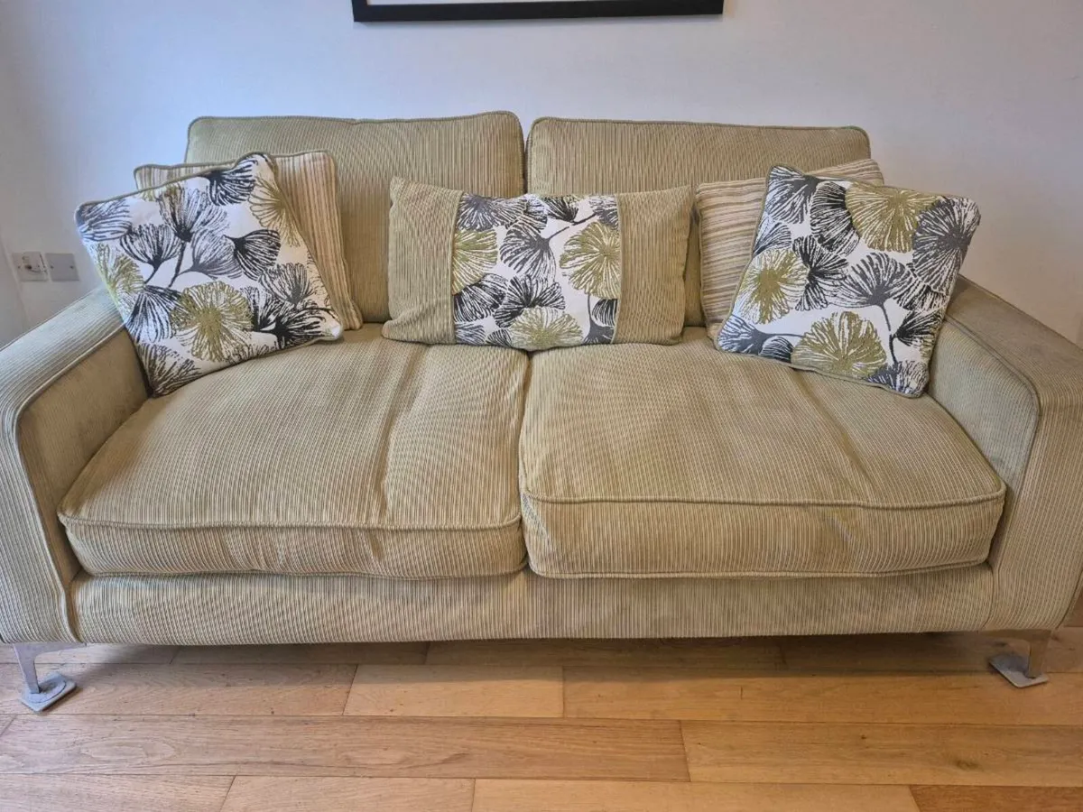 2 seater couch 188cm x 112cm - Image 2