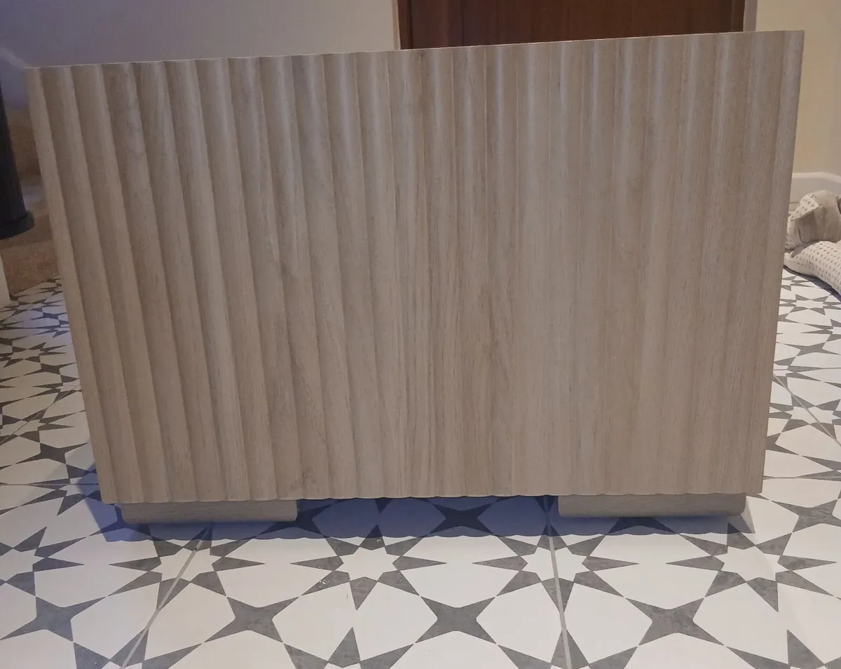Oak Ribbed Wall Mounted or Floor Storage Unit - Image 3