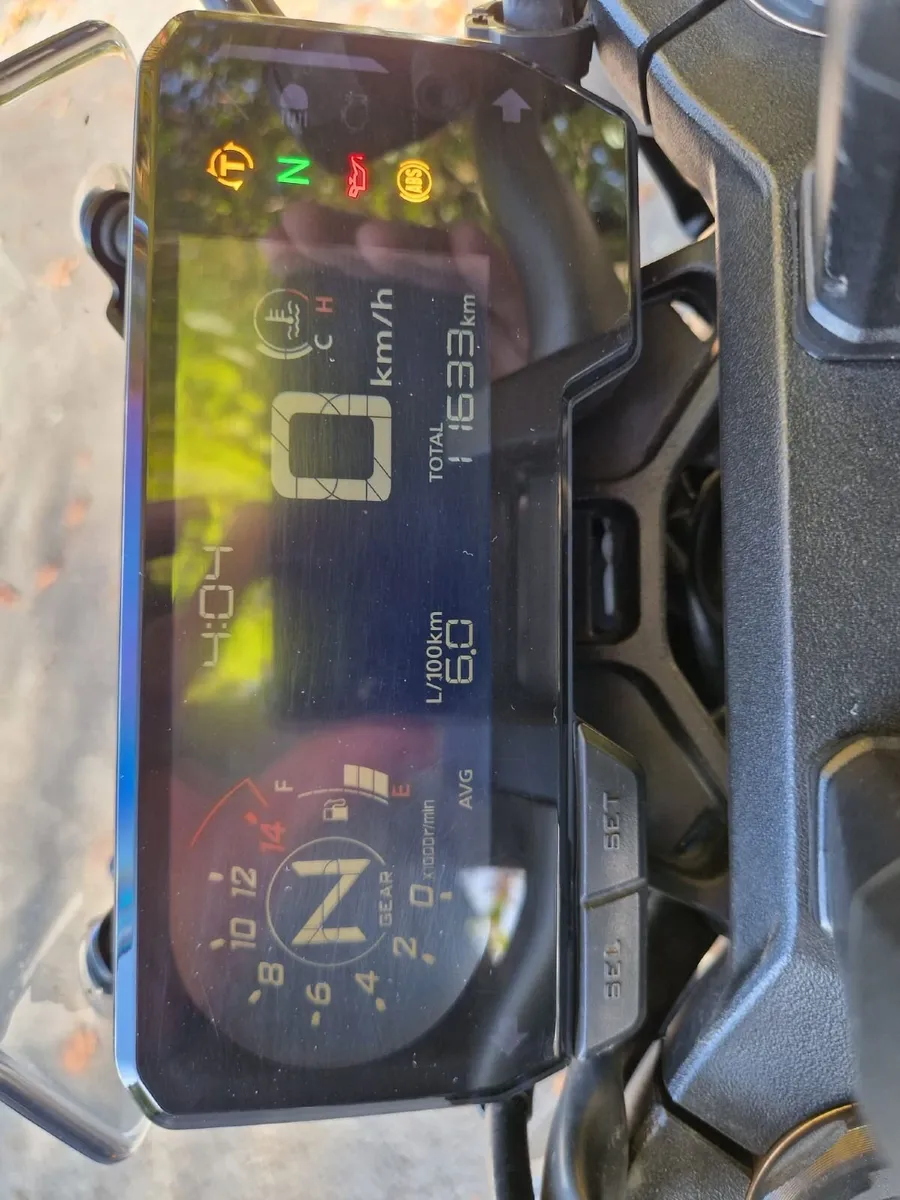 CB650R - Image 2