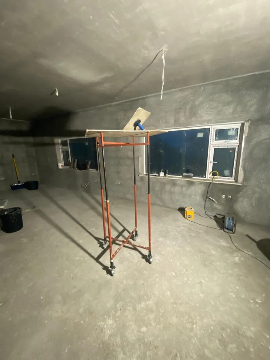 Height adjustable plastering stands - Image 3