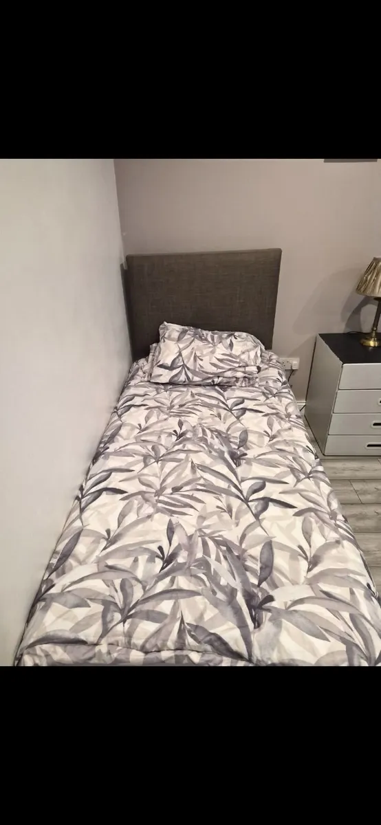 Single beds - Image 3