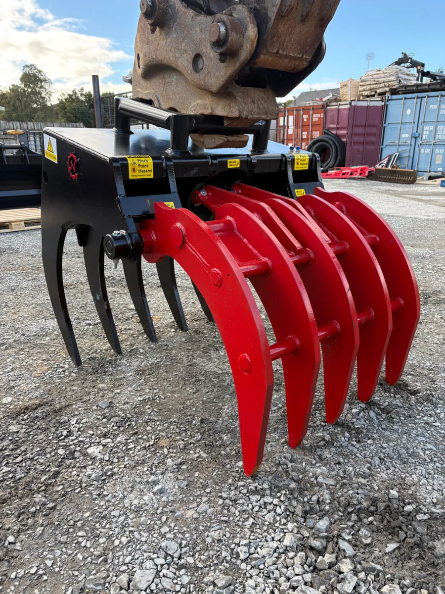 Hydraulic Hardox Grabs - Image 1