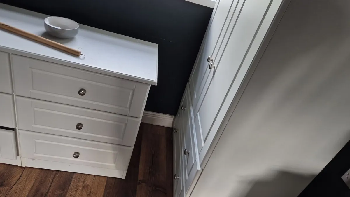 Bedroom furniture - Image 3