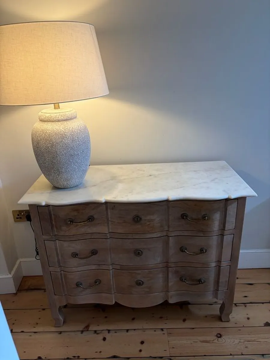 Chest of drawers - Image 1