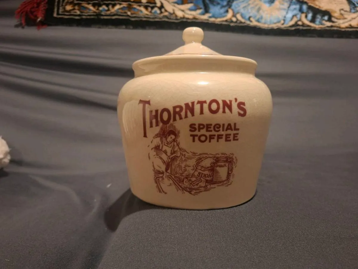 Vintage 1950's Thorntons Special Toffee Jar - Image 3