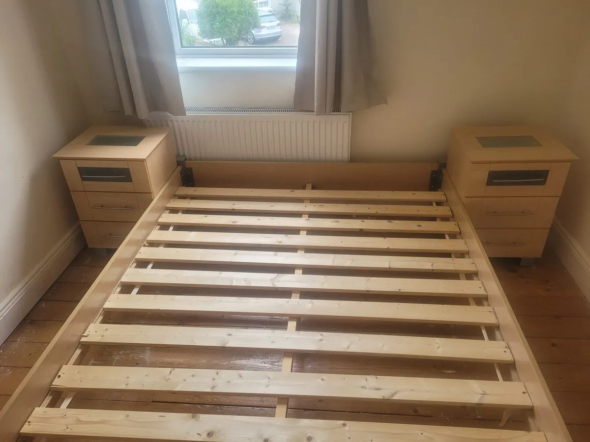 King size bed - Image 2