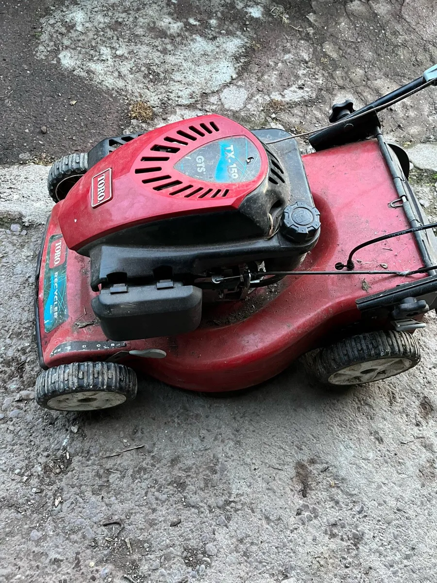 Toro lawnmower and Briggs’s and Stratton engine - Image 4