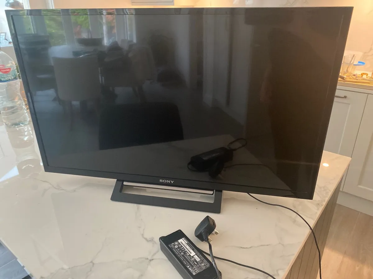 Sony Bravia 33inch TV - Image 1