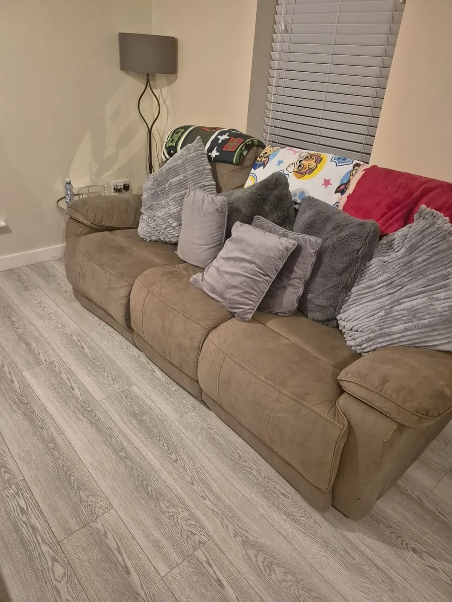 3 Seater Recliner Sofa - Image 1
