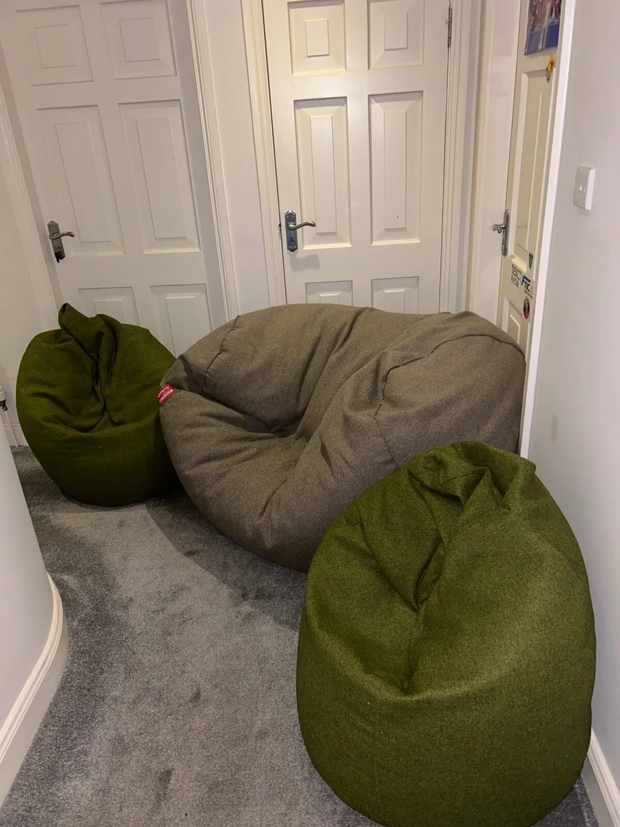 3 Bean bags - Image 1
